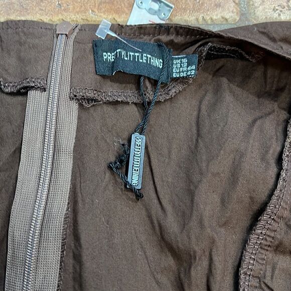 NWOT PrettyLittleThings Chocolate Poplin Button Detail Flare Short Romper size 1 - Picture 9 of 11